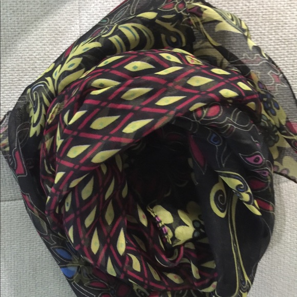 Scarf - Picture 3 of 5